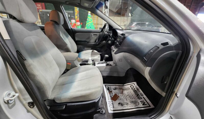 
								Hyundai Elantra SE 2008 full									